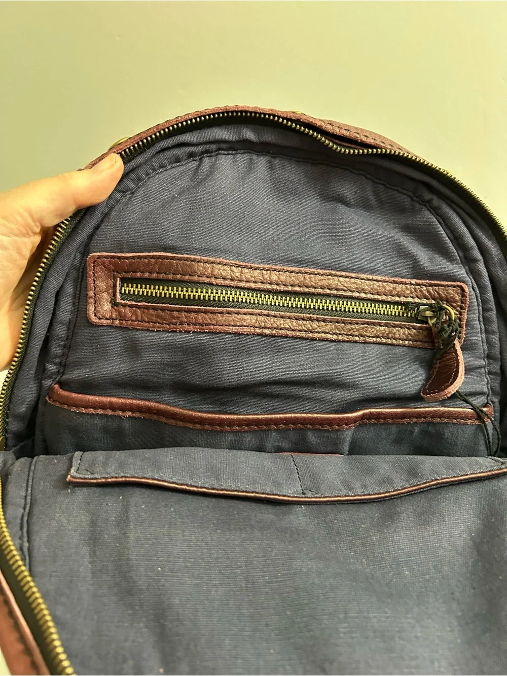 Liebeskind Berlin - Leather Backpack in Burgundy